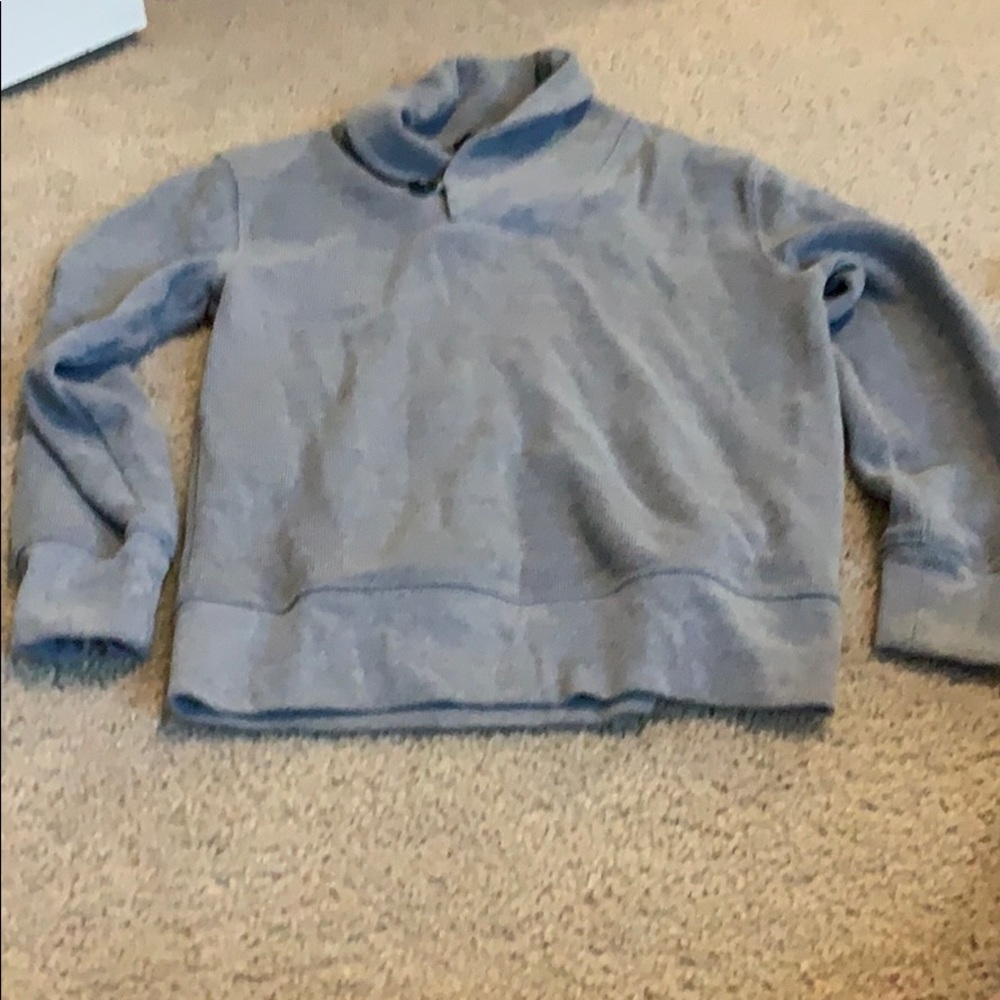 Gap sweater